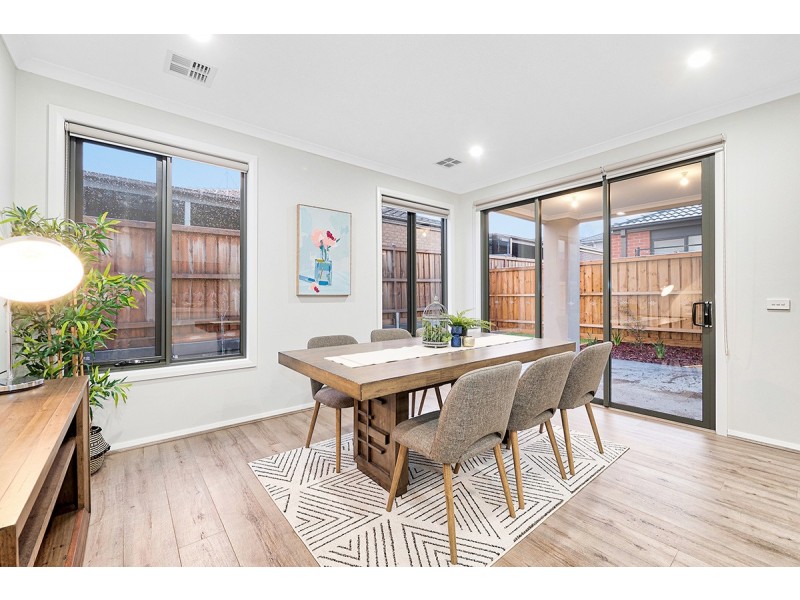 8 and 10 Owlcat Avenue, Clyde North VIC 3978