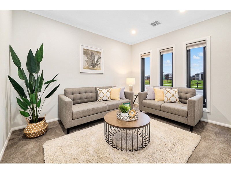 8 and 10 Owlcat Avenue, Clyde North VIC 3978