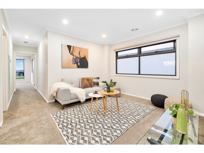 8 and 10 Owlcat Avenue, Clyde North VIC 3978