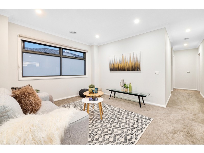 8 and 10 Owlcat Avenue, Clyde North VIC 3978