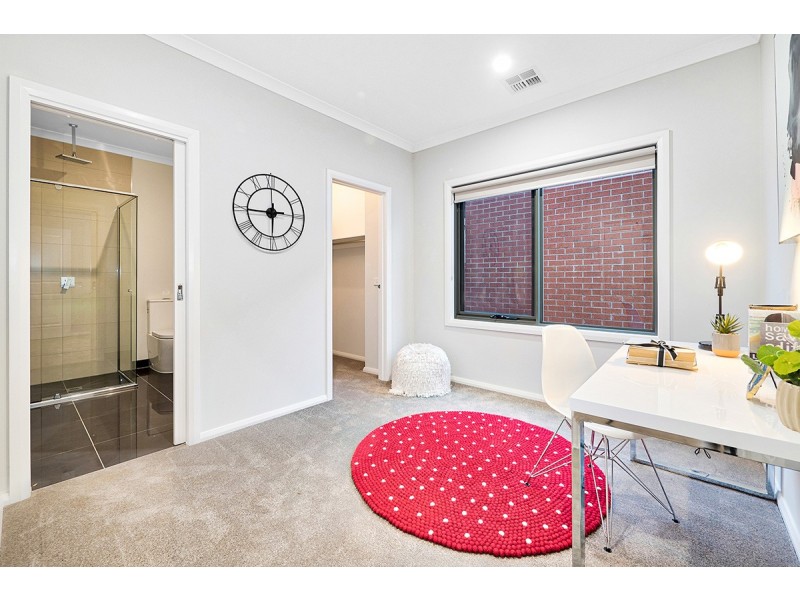 8 and 10 Owlcat Avenue, Clyde North VIC 3978