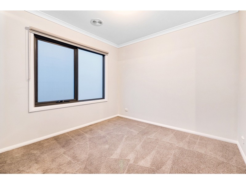 8 and 10 Owlcat Avenue, Clyde North VIC 3978