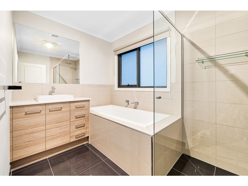 8 and 10 Owlcat Avenue, Clyde North VIC 3978