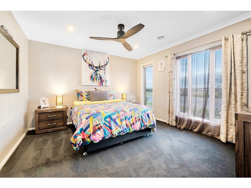 57 Bradman Drive, Cranbourne West VIC 3977