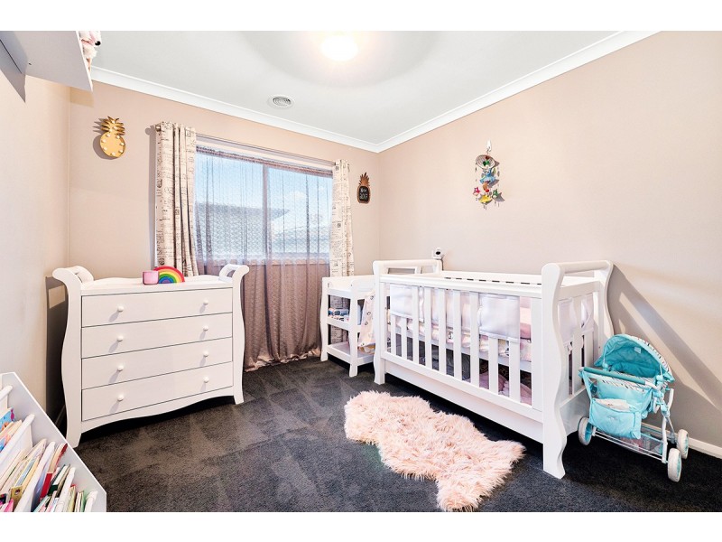 57 Bradman Drive, Cranbourne West VIC 3977