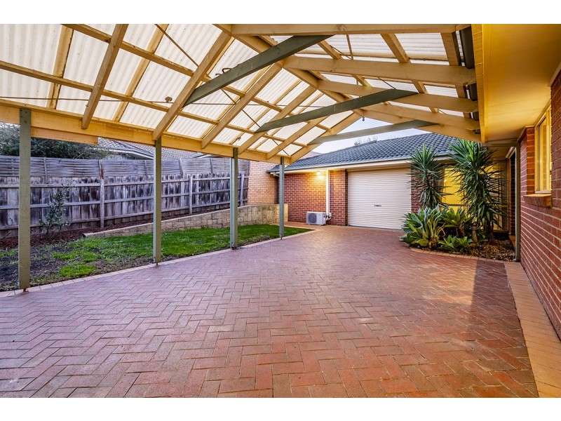 48 Earlsfield Drive, Berwick VIC 3806