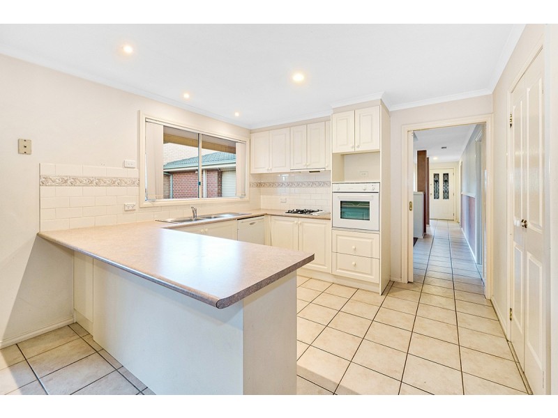 48 Earlsfield Drive, Berwick VIC 3806