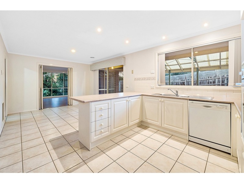 48 Earlsfield Drive, Berwick VIC 3806