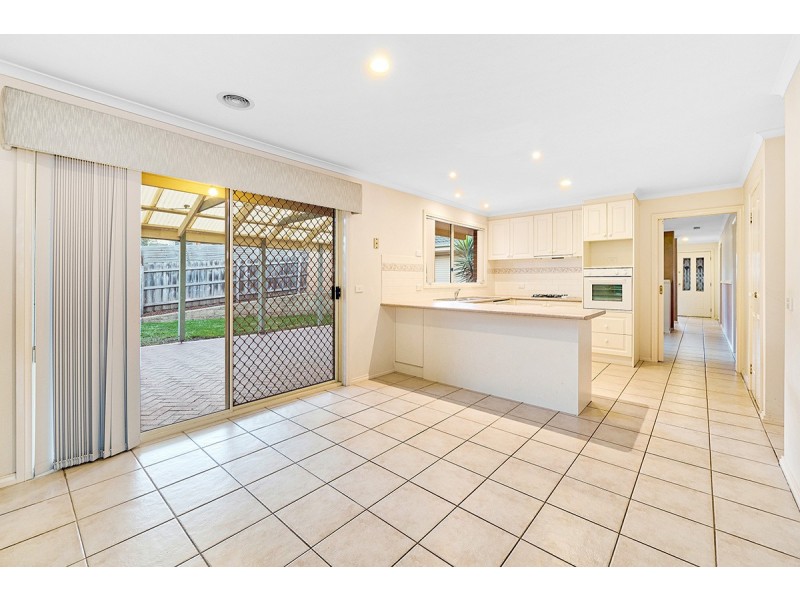 48 Earlsfield Drive, Berwick VIC 3806