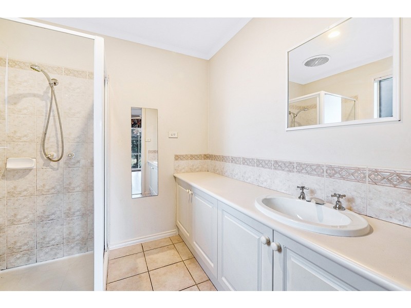 48 Earlsfield Drive, Berwick VIC 3806