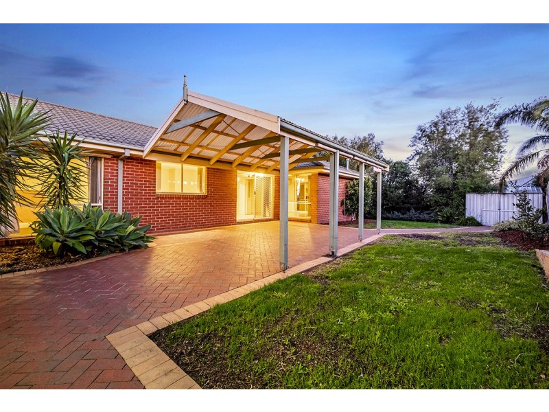 48 Earlsfield Drive, Berwick VIC 3806