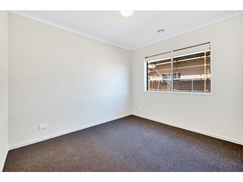113 Strathlea Drive, Cranbourne West VIC 3977