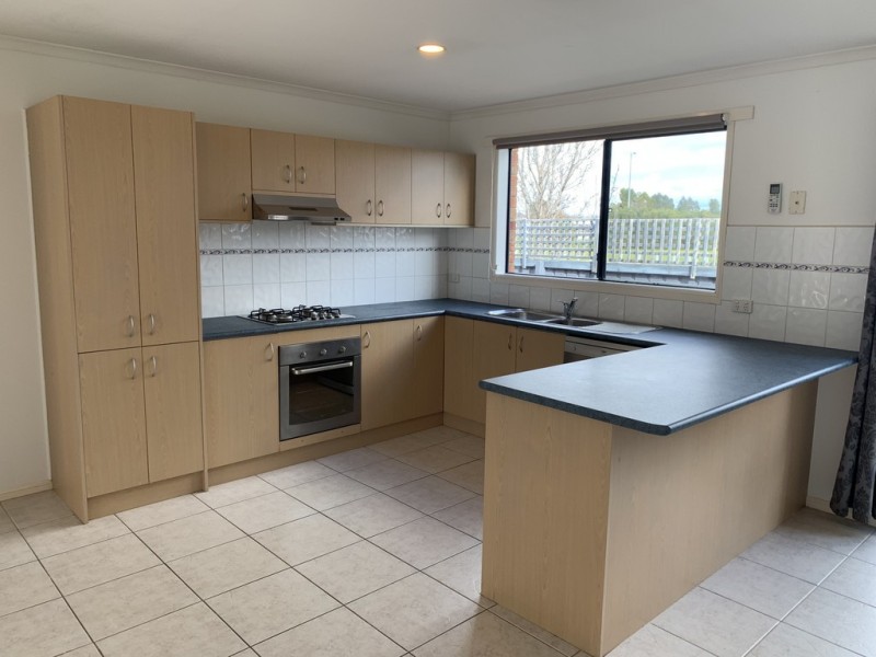 7 Staunton Walk, Cranbourne East VIC 3977