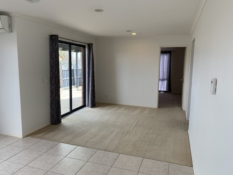 7 Staunton Walk, Cranbourne East VIC 3977