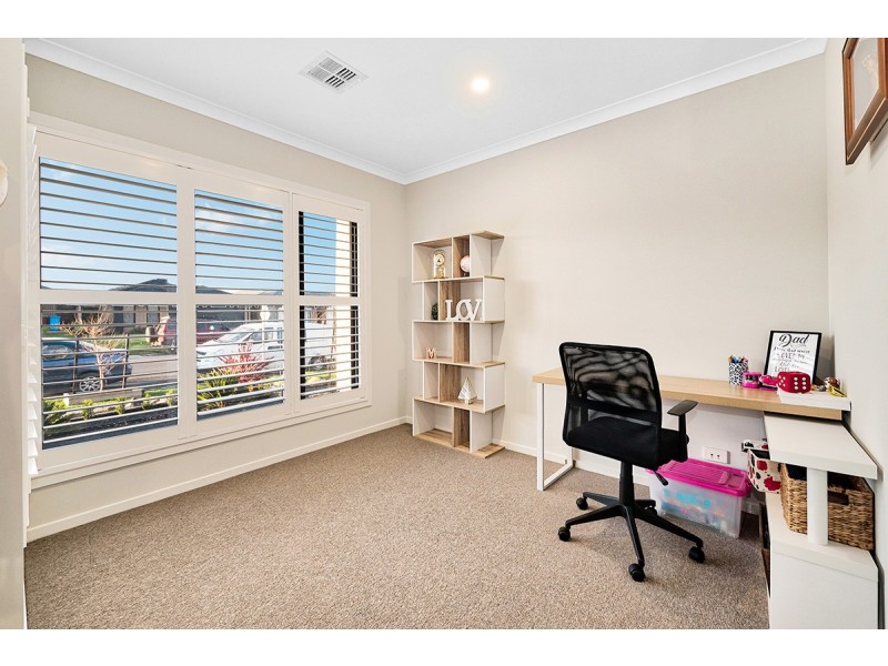 14 Moorgate Road, Clyde North VIC 3978