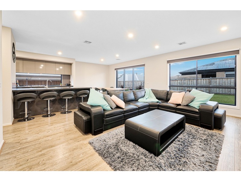 14 Moorgate Road, Clyde North VIC 3978