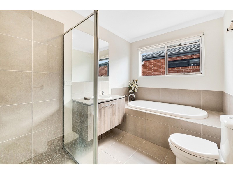 63 Morningside Boulevard, Cranbourne West VIC 3977