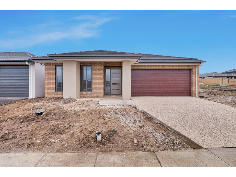 18 Powlett Drive, Clyde VIC 3978