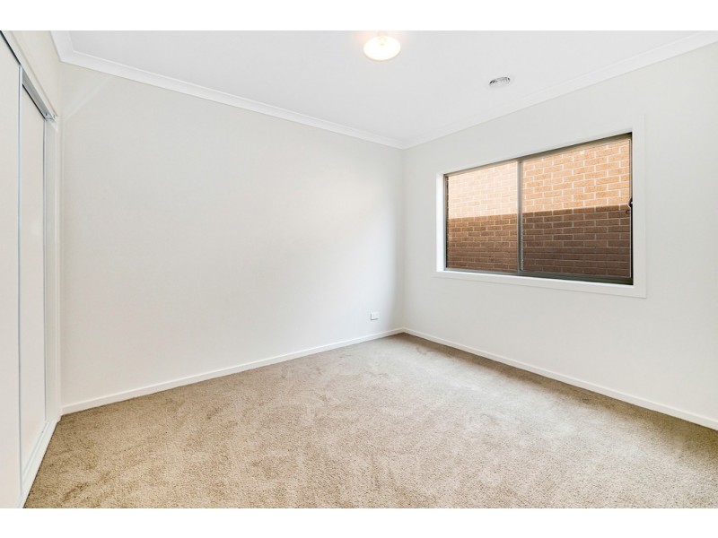 18 Powlett Drive, Clyde VIC 3978