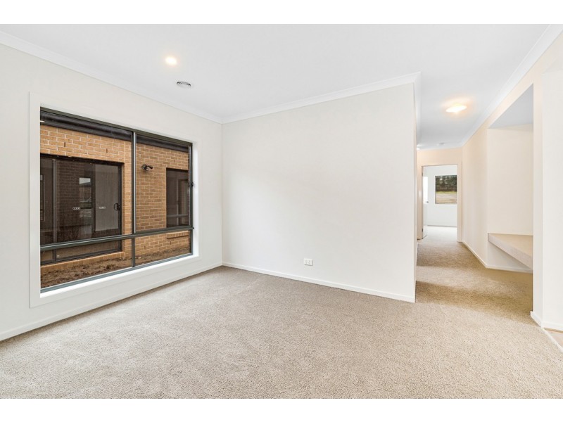 18 Powlett Drive, Clyde VIC 3978