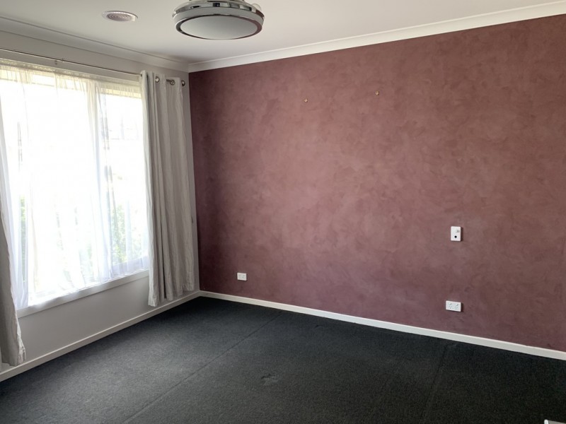 6 Clarence Place, Cranbourne East VIC 3977