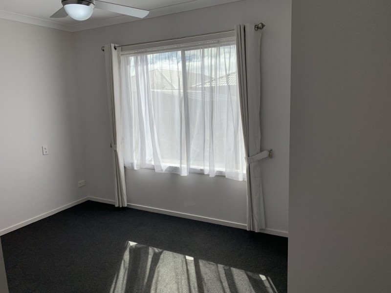 6 Clarence Place, Cranbourne East VIC 3977