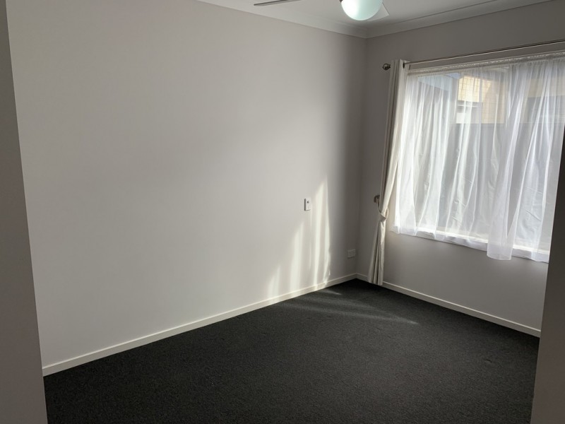 6 Clarence Place, Cranbourne East VIC 3977