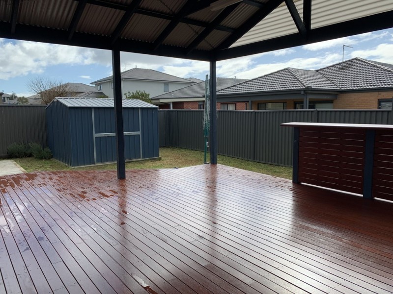 6 Clarence Place, Cranbourne East VIC 3977