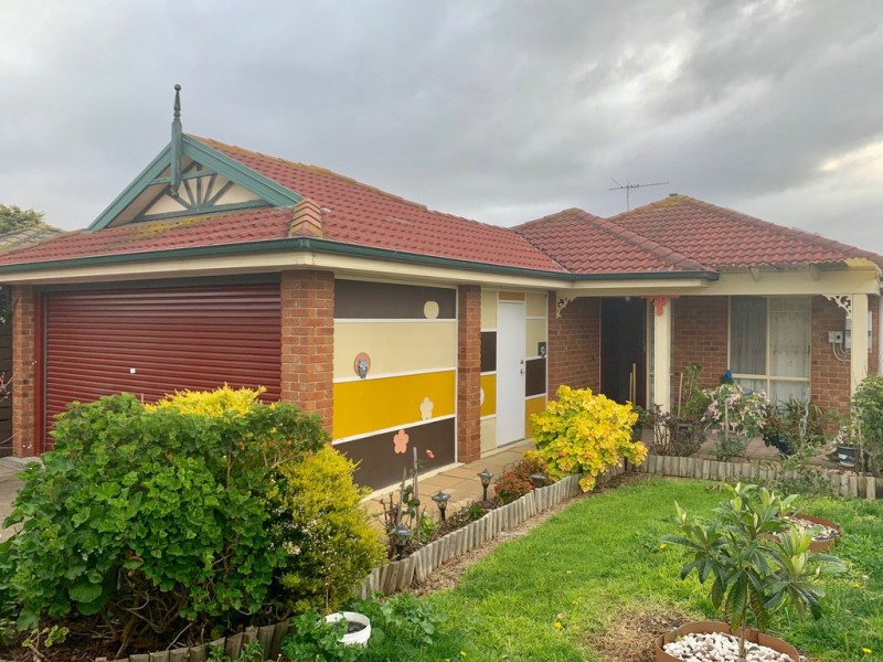 11 Neptune Place, Cranbourne West VIC 3977