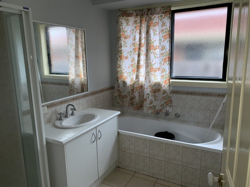 10 Jaye Place, Cranbourne West VIC 3977