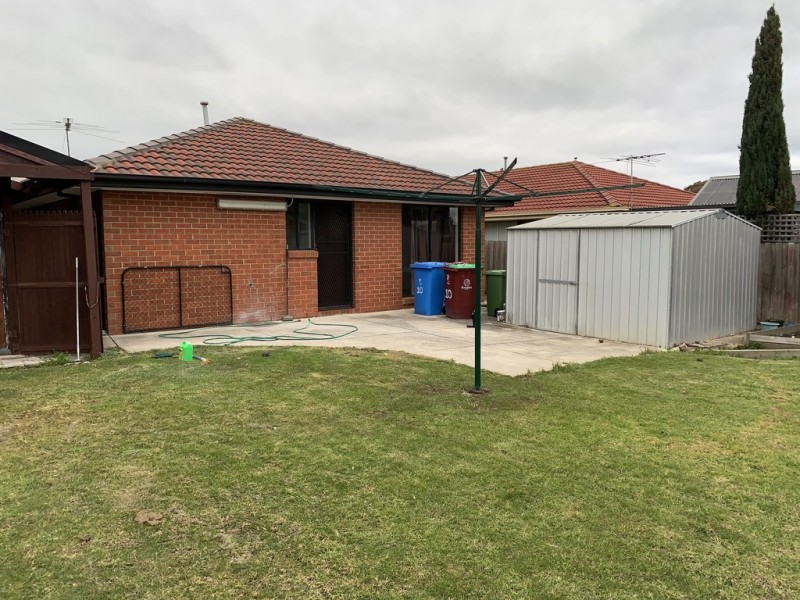 10 Jaye Place, Cranbourne West VIC 3977