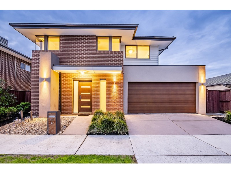 53a Royaloak Crescent, Cranbourne East VIC 3977