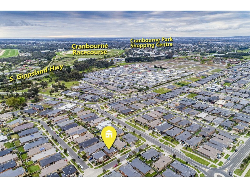 53a Royaloak Crescent, Cranbourne East VIC 3977