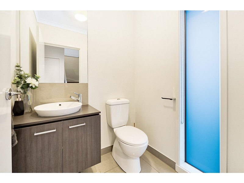 53a Royaloak Crescent, Cranbourne East VIC 3977