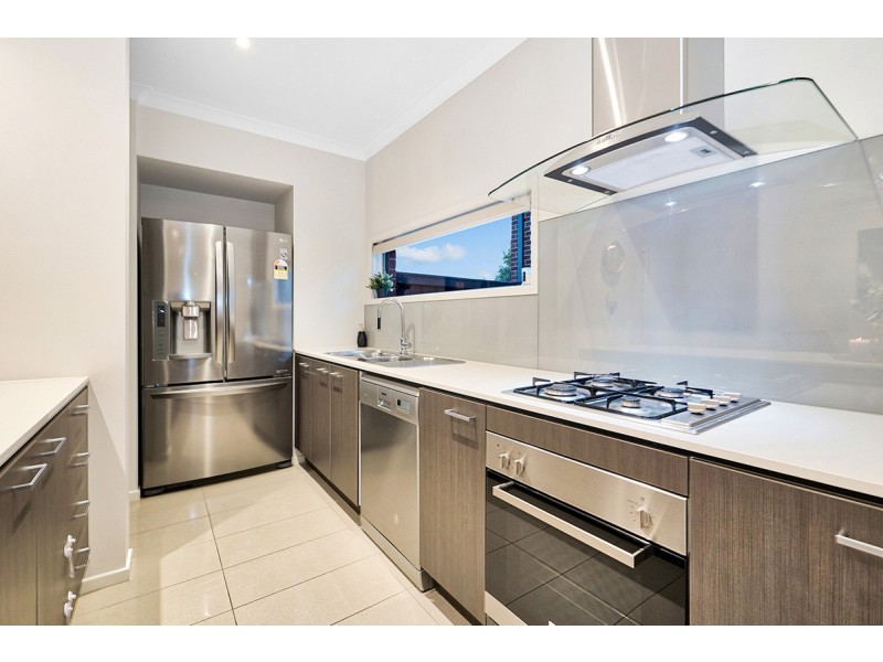 53a Royaloak Crescent, Cranbourne East VIC 3977