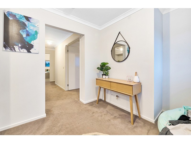 53a Royaloak Crescent, Cranbourne East VIC 3977