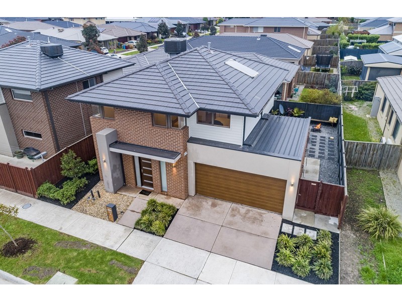53a Royaloak Crescent, Cranbourne East VIC 3977