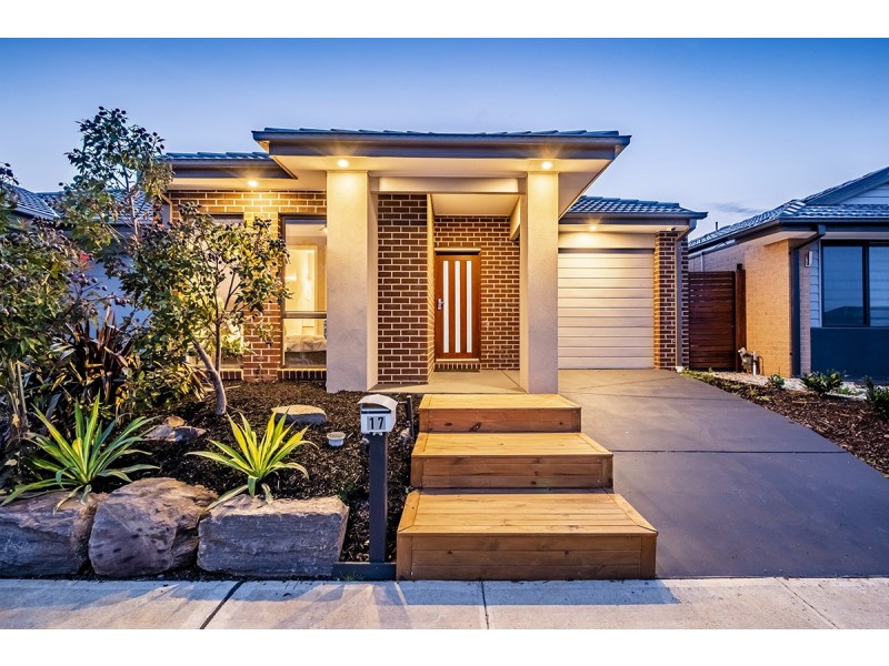 17 Trainers Way, Clyde North VIC 3978