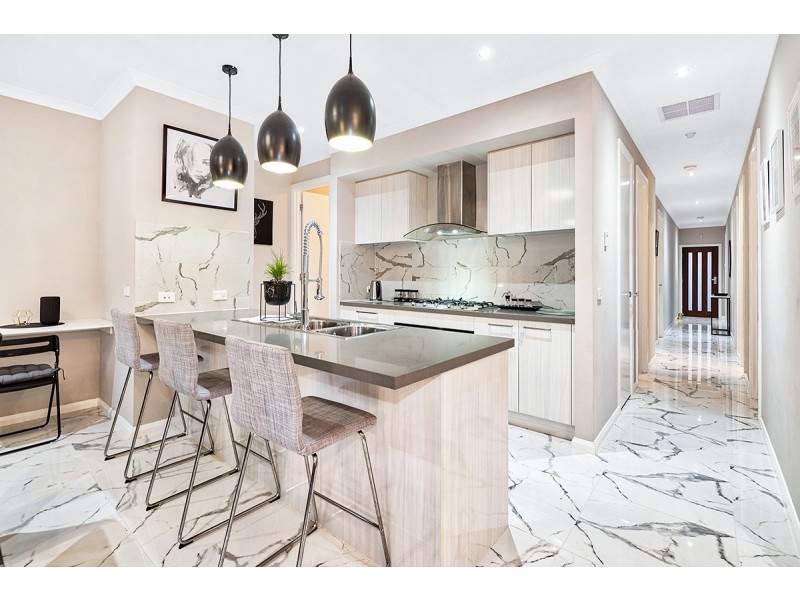 17 Trainers Way, Clyde North VIC 3978