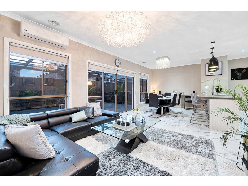 17 Trainers Way, Clyde North VIC 3978