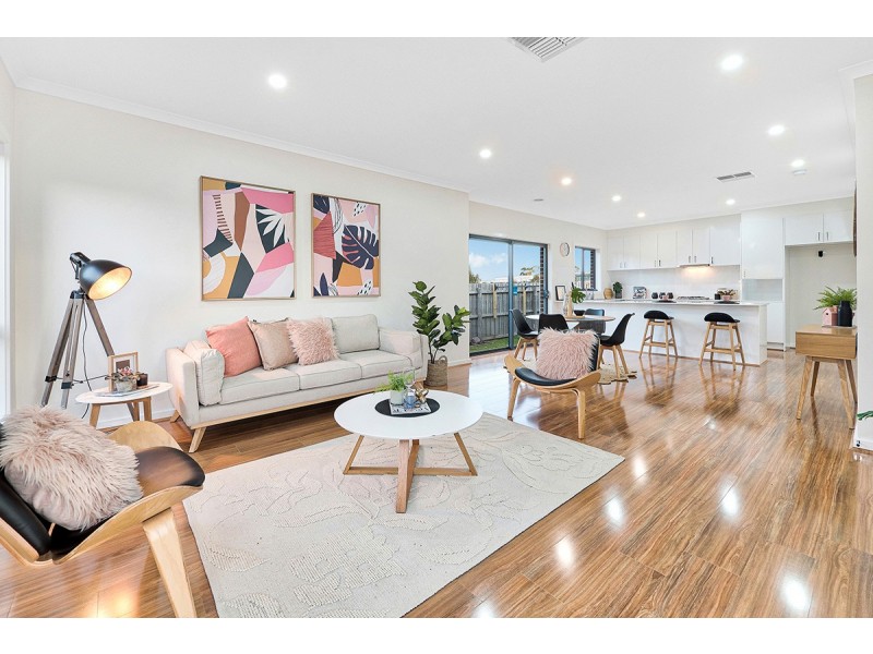 2/77 Springfield Crescent, Hampton Park VIC 3976