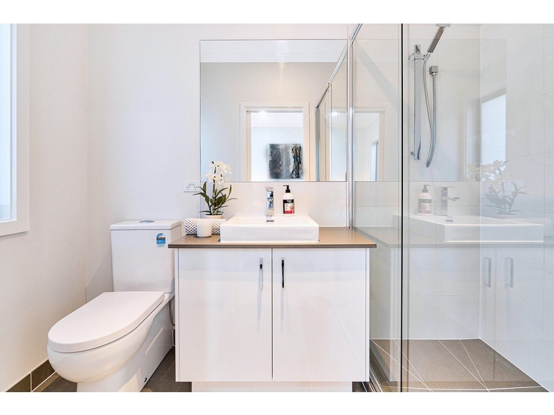 2/77 Springfield Crescent, Hampton Park VIC 3976