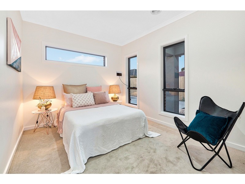 2/77 Springfield Crescent, Hampton Park VIC 3976