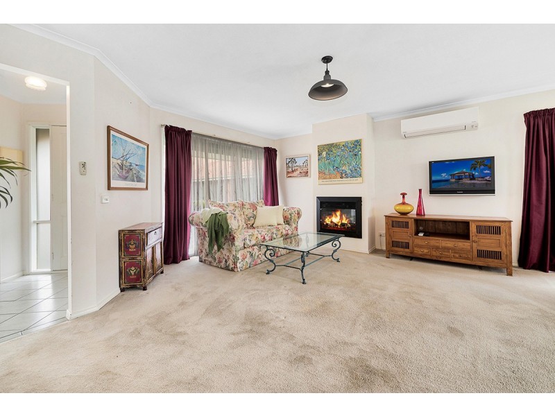 4/15-17 Lyall Street, Cranbourne VIC 3977