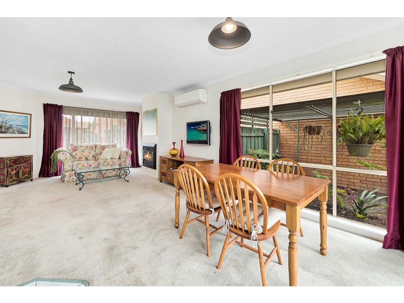 4/15-17 Lyall Street, Cranbourne VIC 3977