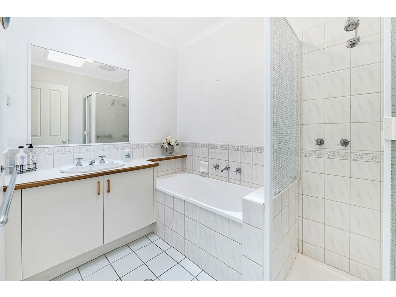 4/15-17 Lyall Street, Cranbourne VIC 3977