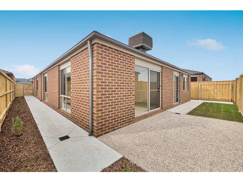 4 Athletic Circuit, Clyde VIC 3978