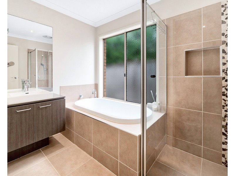 41 Gregson Grove, Lyndhurst VIC 3975