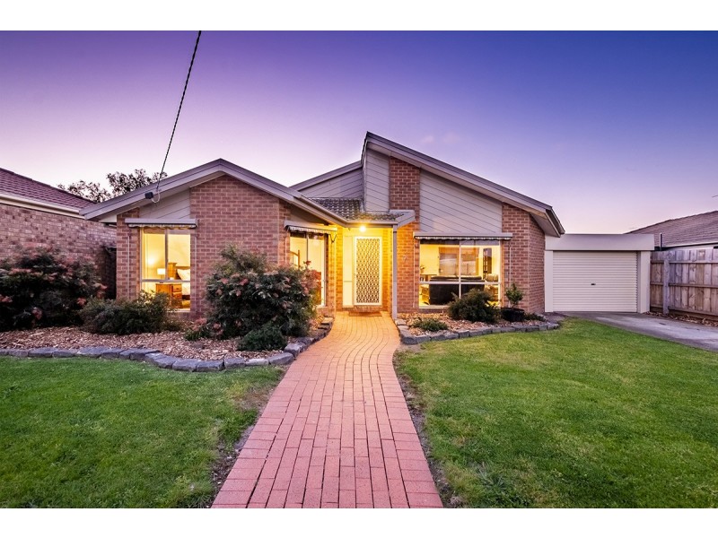 7 Willora Crescent, Cranbourne West VIC 3977