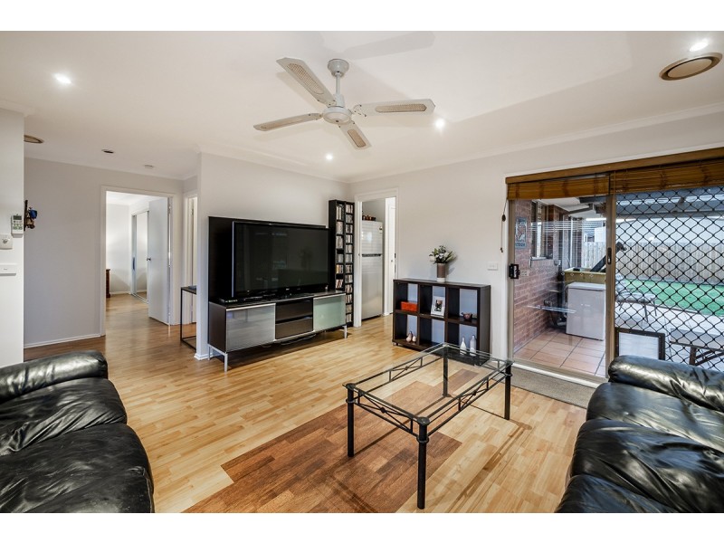 7 Willora Crescent, Cranbourne West VIC 3977
